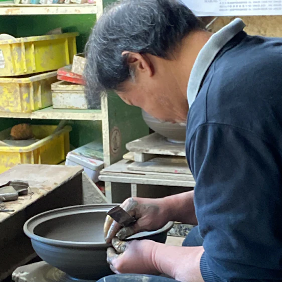 Traditional Donabe Hand-made By Naoto Inaba - Image 5